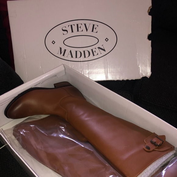 Boots - Picture 3 of 3